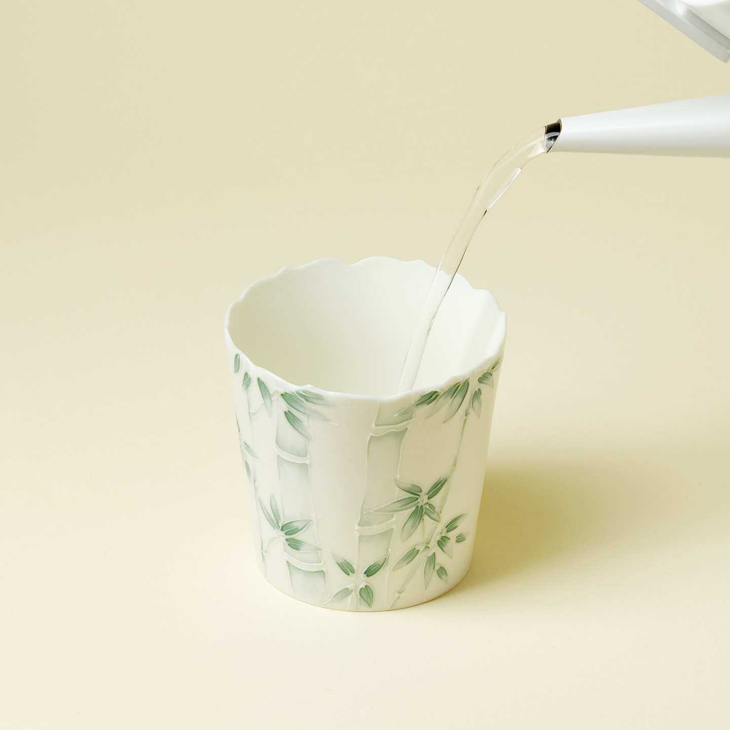 Handbemalte hellgrüne Bambus-U – Coffee Tea Room Bewertung und Preis